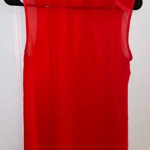 sleeveless top